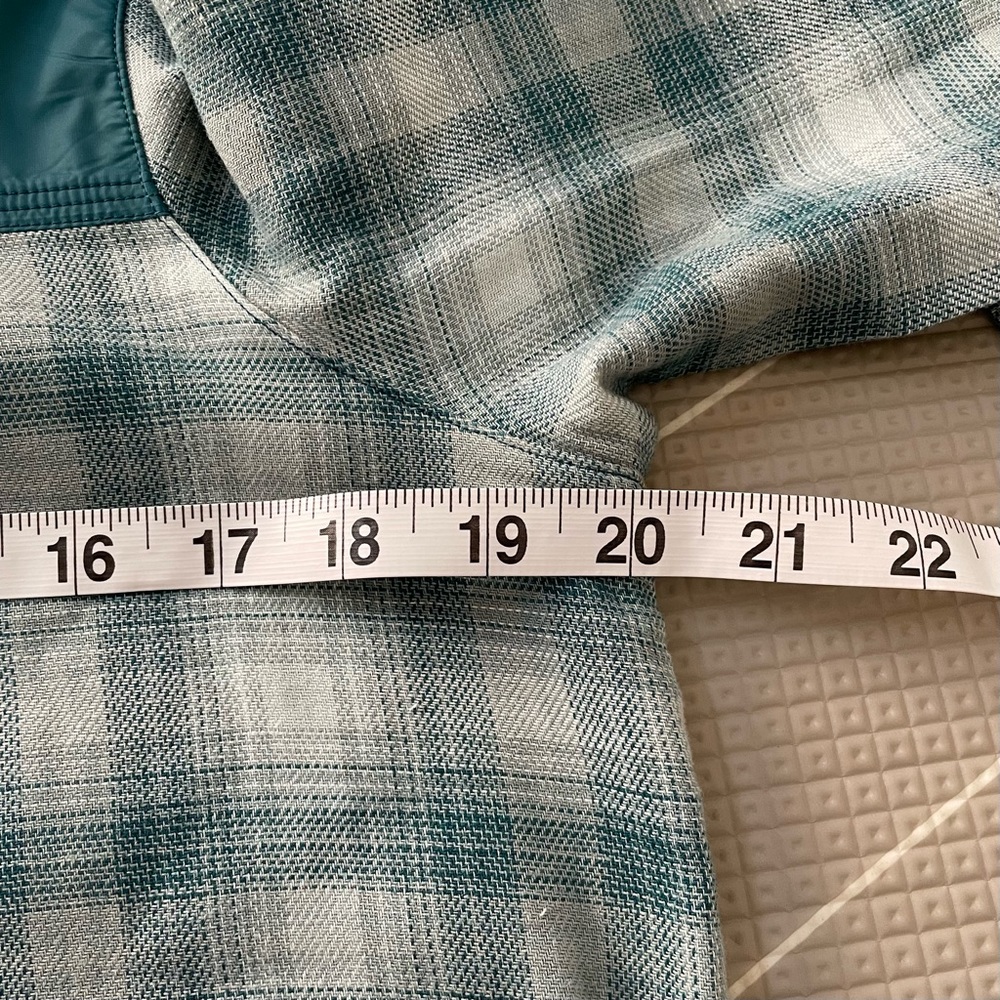 Under Armour Women's Sz S Blue Flannel Jacket‎ Hoodie - Picture 4 of 5